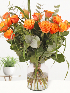 Rosenstrauß Orange Rosen mit Panicum und Eukalyptus